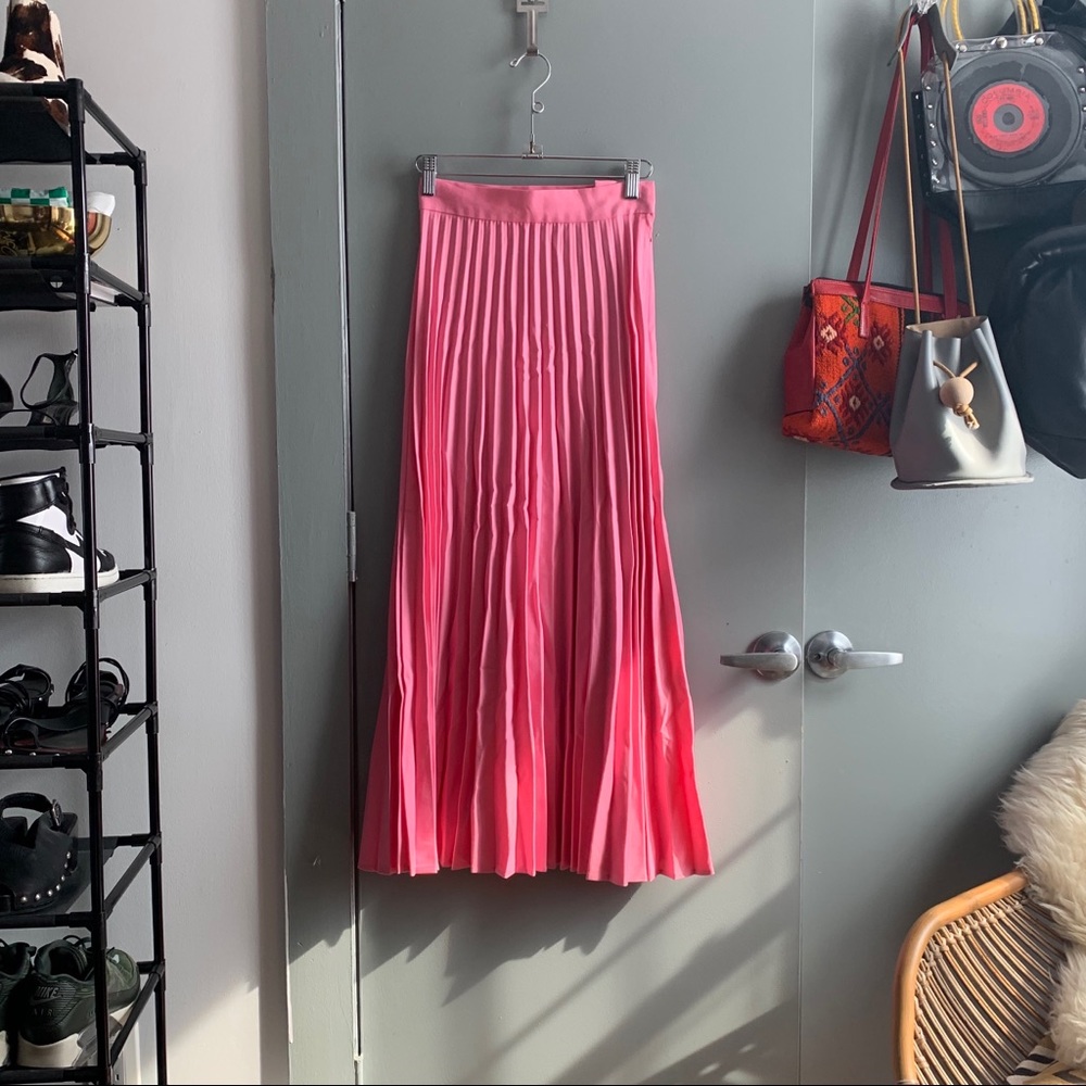 H&M pink pleated midi skirt